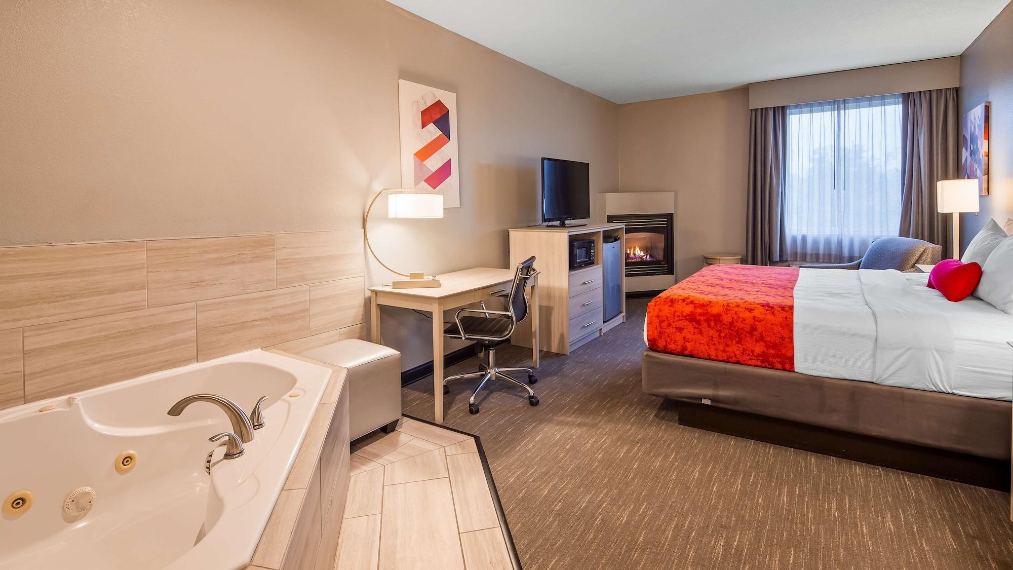 Best Western Plus New Cumberland Exterior photo