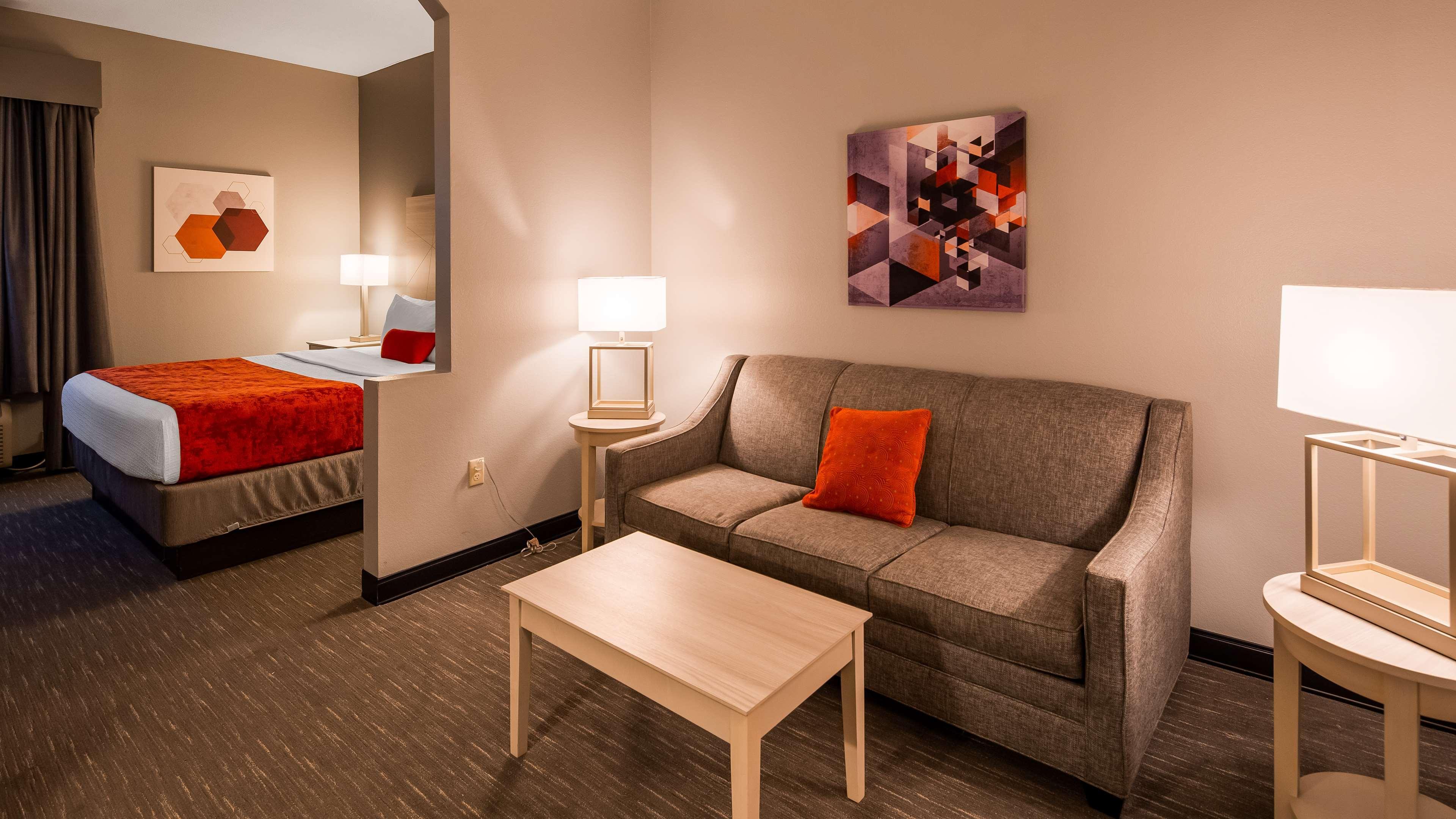 Best Western Plus New Cumberland Exterior photo