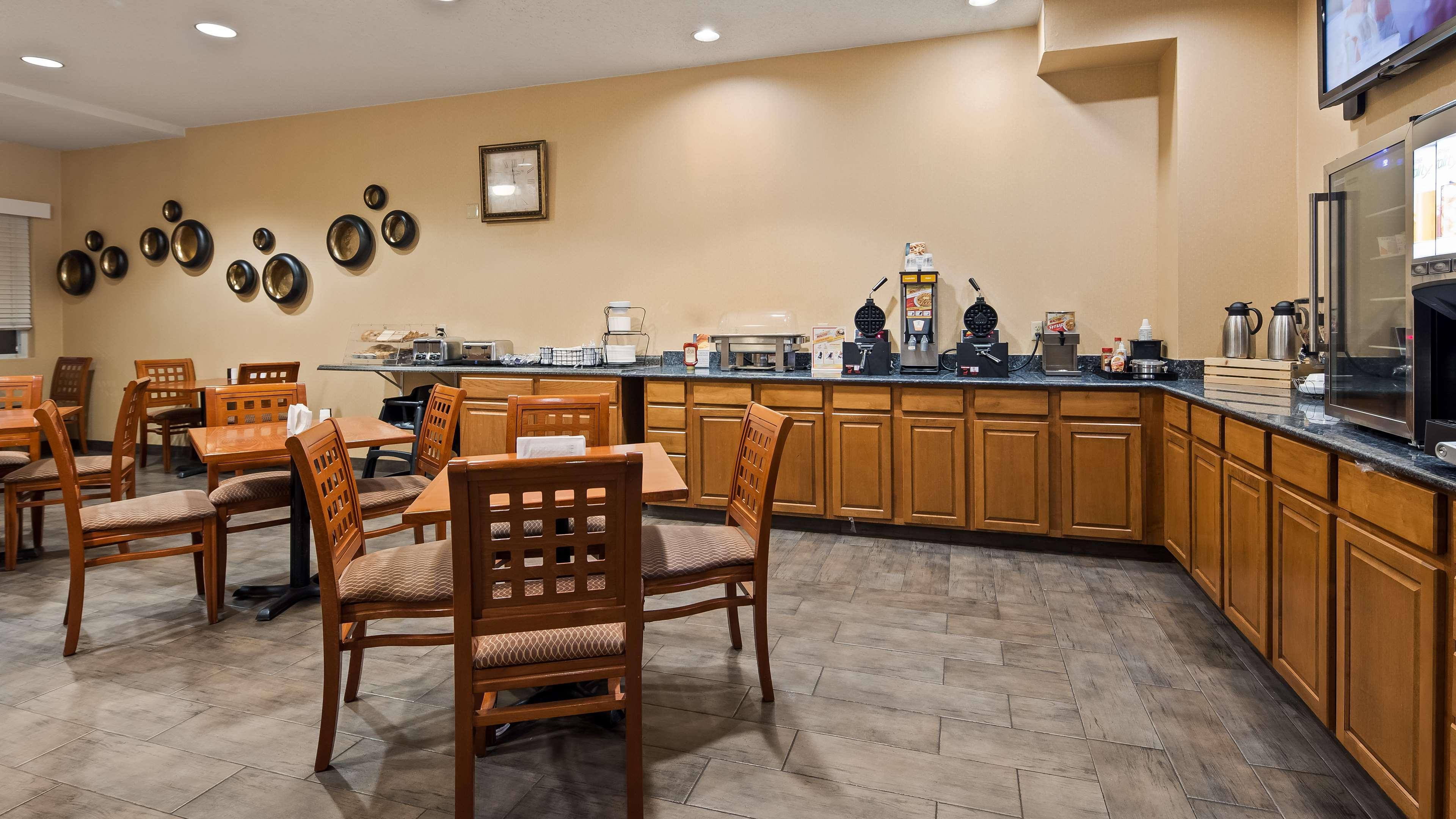 Best Western Plus New Cumberland Exterior photo