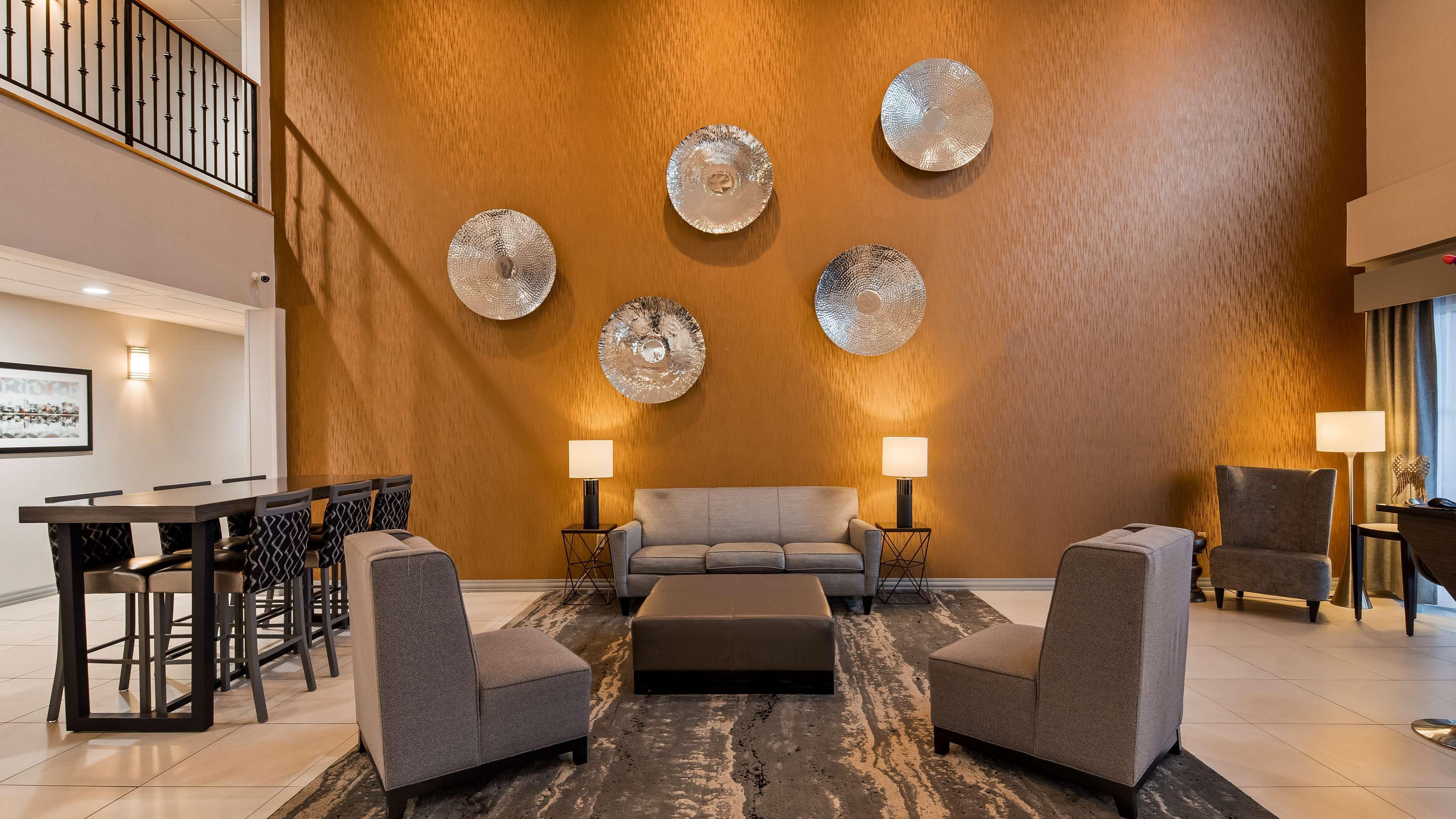 Best Western Plus New Cumberland Exterior photo