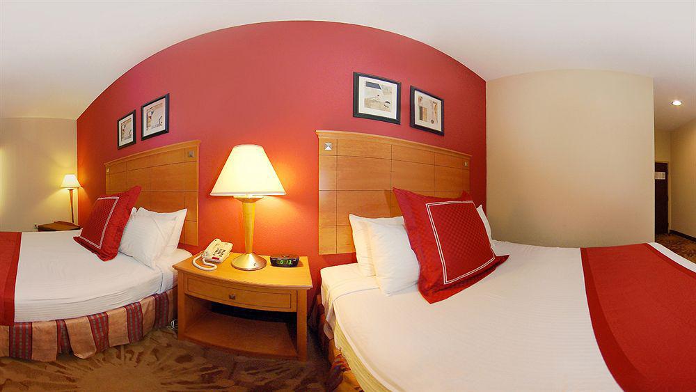 Best Western Plus New Cumberland Exterior photo